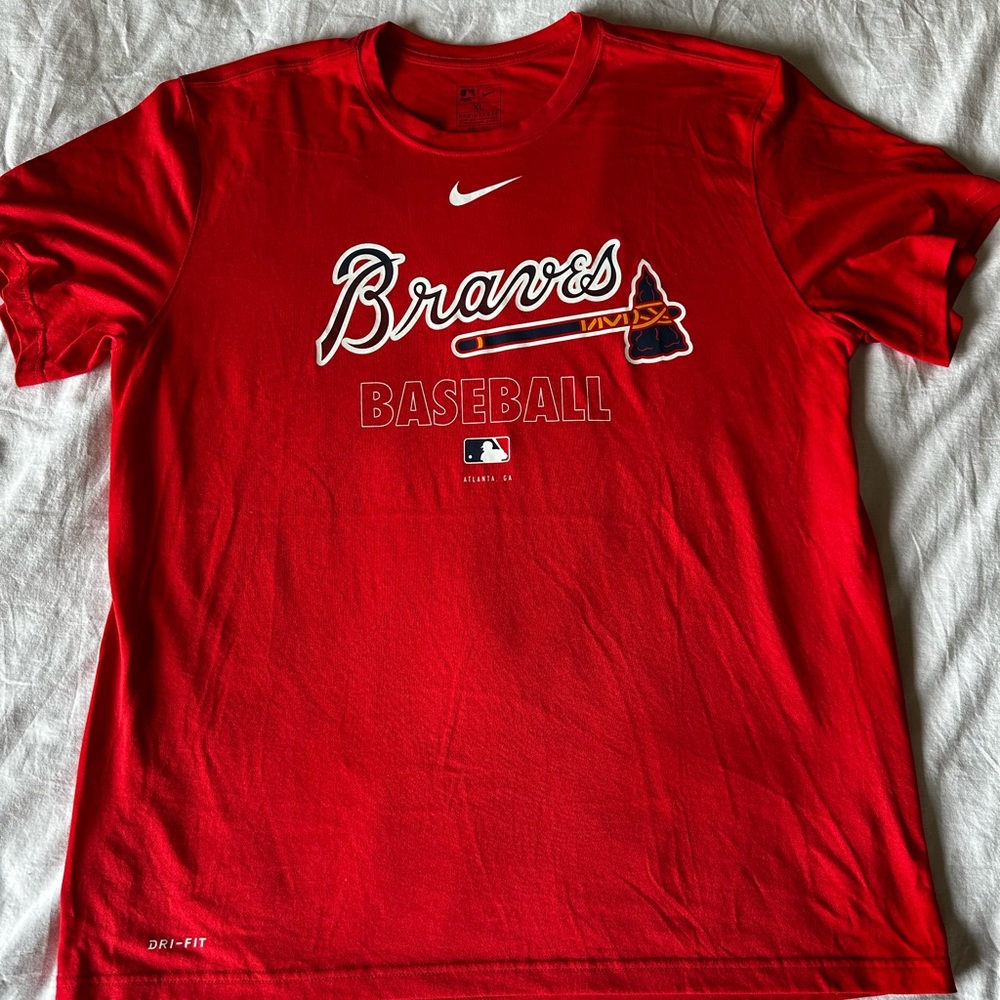 NIKE Men’s Atlanta Braves t-shirt - XL